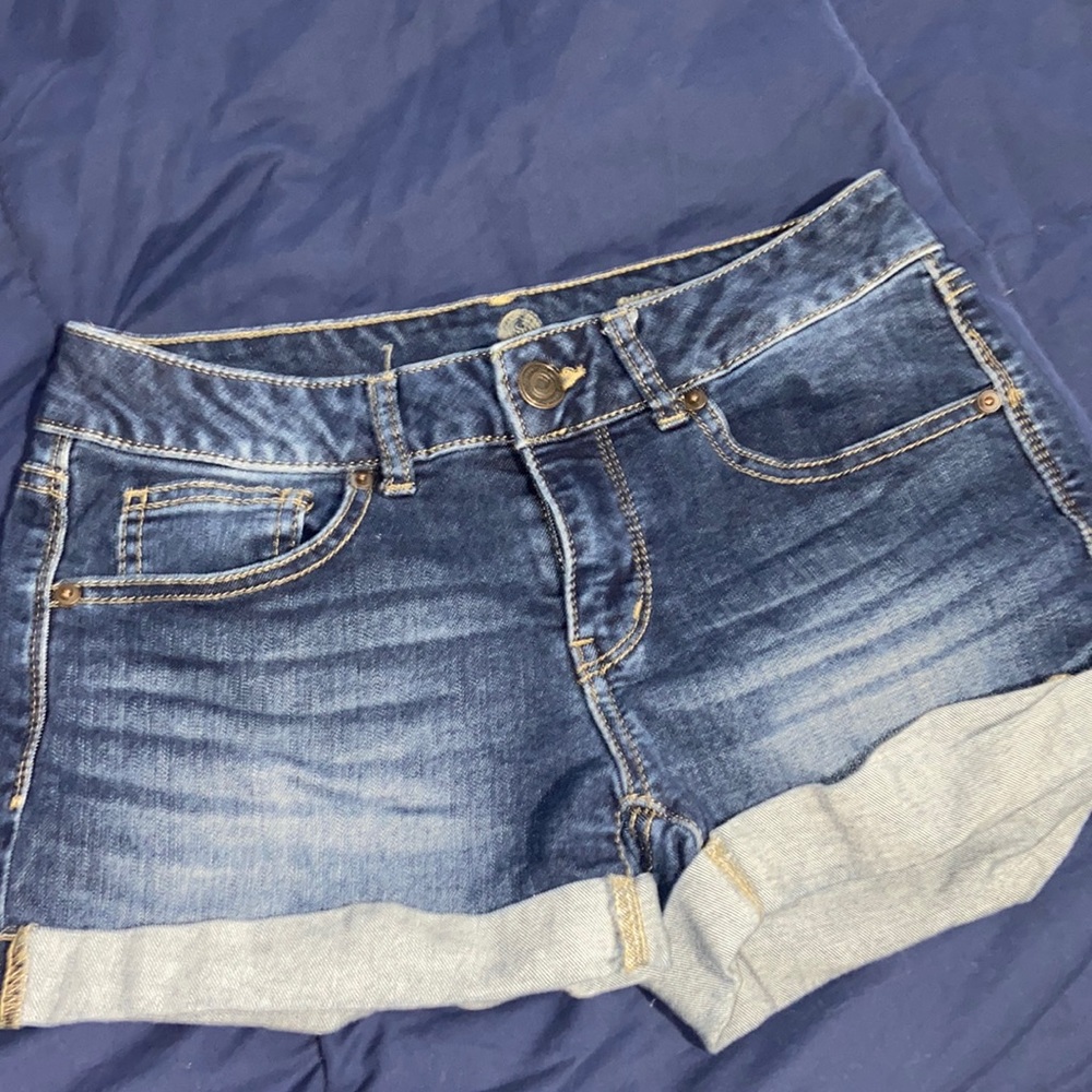 Short jean shorts